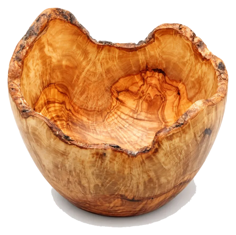 Schüssel aus Olivenholz mit naturbelassenem, unregelmäßigem Rand, freigestellt